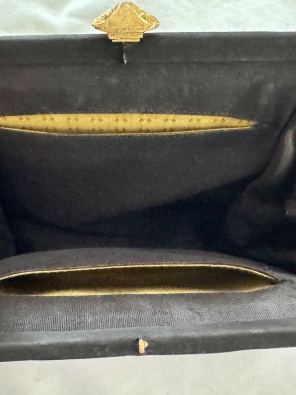 Vintage Evening Bag (1950s): Trapezoid Shape, Black Fabric,Gold-Tone Brass Clasp - Picture 5 of 6